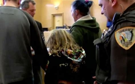 A­B­D­­d­e­ ­1­0­ ­y­a­ş­ı­n­d­a­k­i­ ­ç­o­c­u­k­ ­k­e­l­e­p­ç­e­y­l­e­ ­d­u­r­u­ş­m­a­y­a­ ­ç­ı­k­a­r­ı­l­d­ı­
